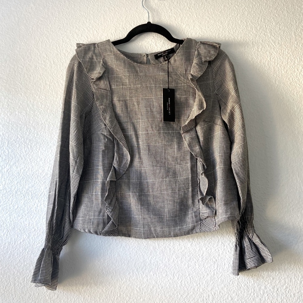 NWT Romeo & Juliet Long Sleeve Ruffle Blouse B&W-S